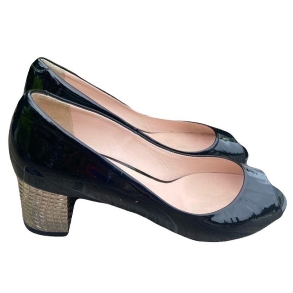 Inci. Black Patent Leather. Peep Toe. Low Heels
